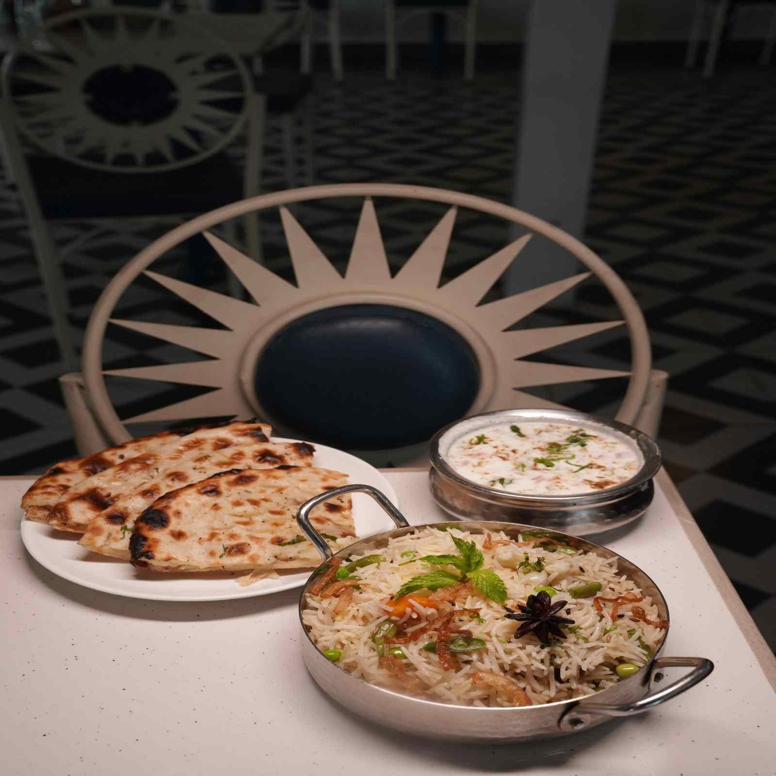 Hawai Jahaj Restaurant & Cafe - veg restaurants in mansarovar jaipur cover